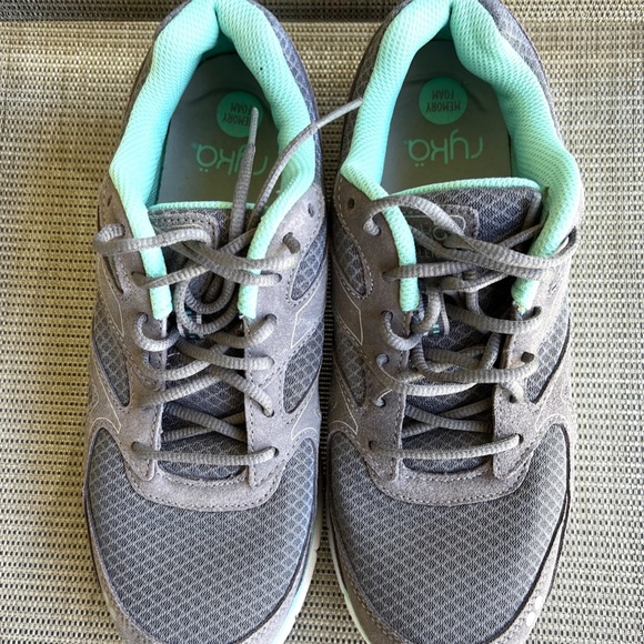 Ryka Sneakers size 10.5 - almost new - Picture 3 of 6